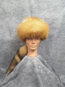 Chapeau de fourrure (Confection de vêtements et accessoires en fourure sur mesure Québec) Taxidermie Asselin Québec